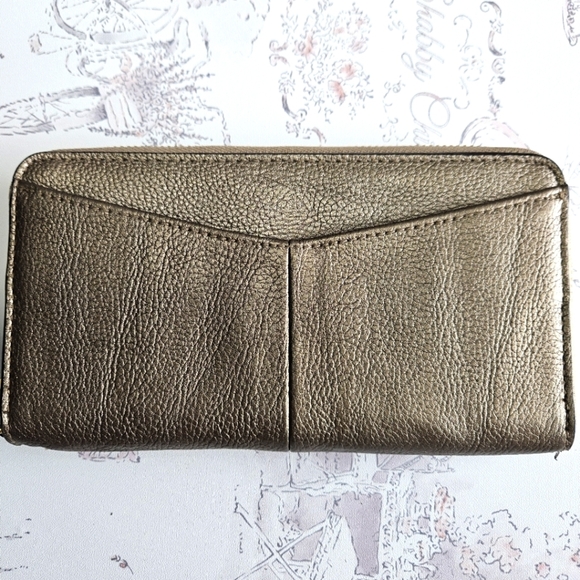 Liz Claiborne Metallic Wallet - Picture 6 of 6